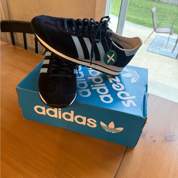 Noel Gallagher adidas Marathon SPZL Navy and Light Blue Classic Retro Sneakers - Picture 2 of 5